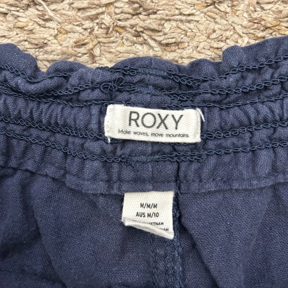 ROXY shorts with string tie - Picture 2 of 3